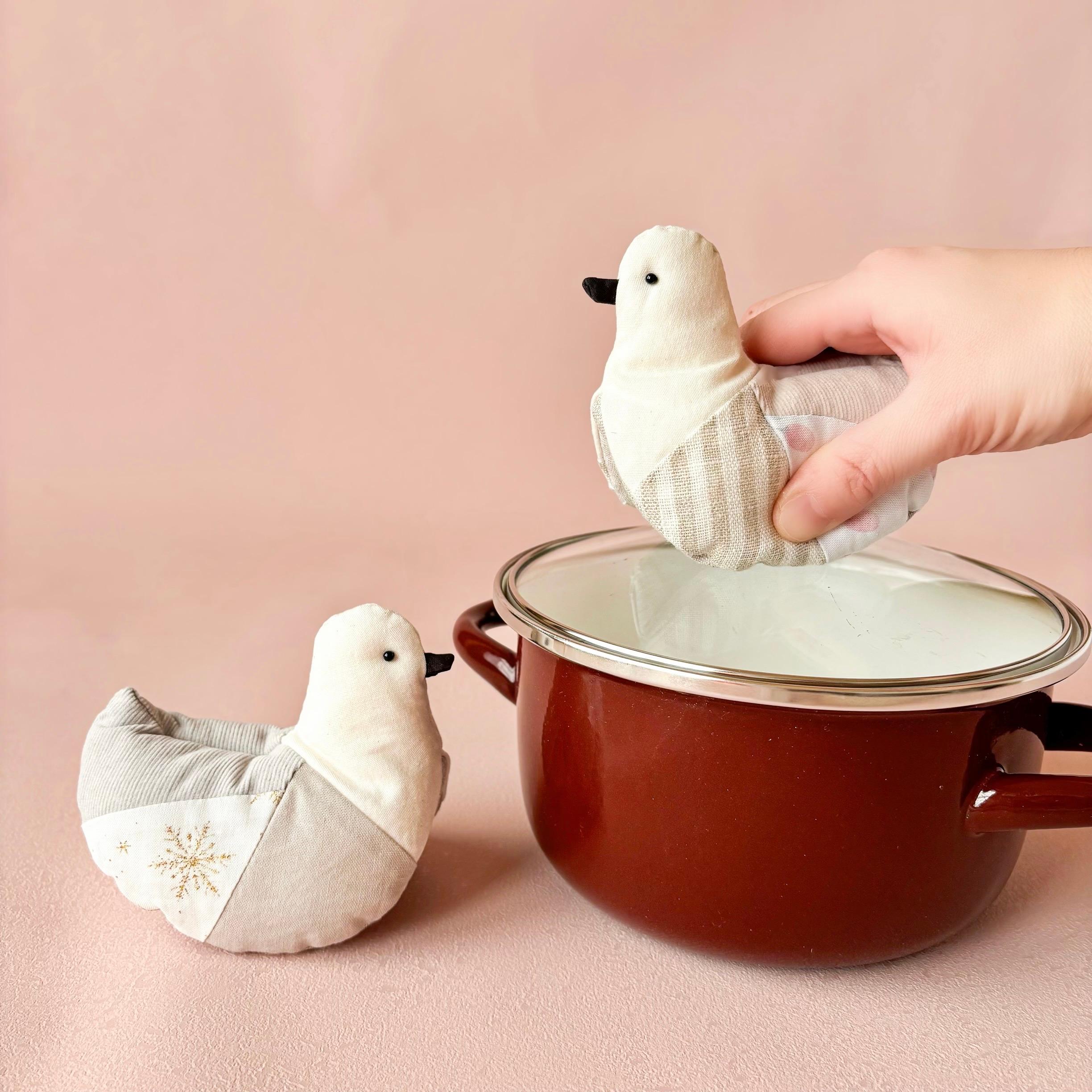 新春福袋〈梅〉 まずは試したい 小鳥の鍋つかみ2点セット1枚目の画像